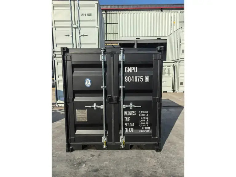 Contenedor marítimo negro de 12 pies de largo de Rhino-Cross-Containers, año 2025.